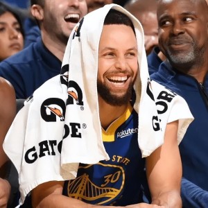 开云-勇士胜尼克斯！3首发轰80分，巴特勒带替补打出优势，格林仍垮！