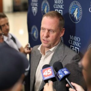 开云官网-赛季初表现不尽人意 狼队管理层仍对未来充满信心